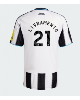 Newcastle United Tino Livramento #21 Maglia Gara Casa Repliche 2025-26 Maniche Corte